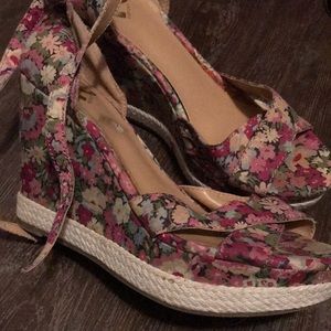 Women’s Report Wedges size 7.5